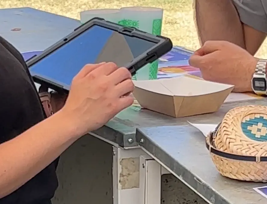 Foodtruck staff using the festeapay hardware